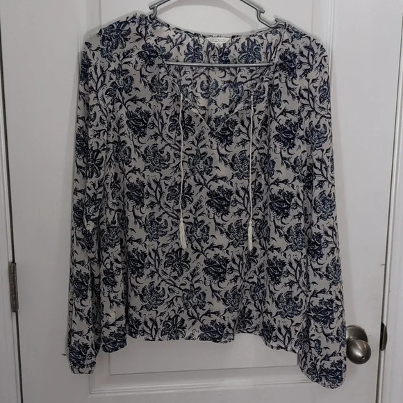 Aeropostale Tops - Aeropostale Women's Blue and White Floral Blouse